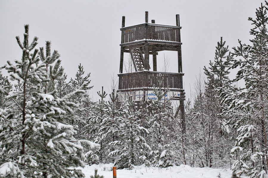 Rajavuoren torni talvisessa maisemassa. Kuva: Jouni Kannonlahti