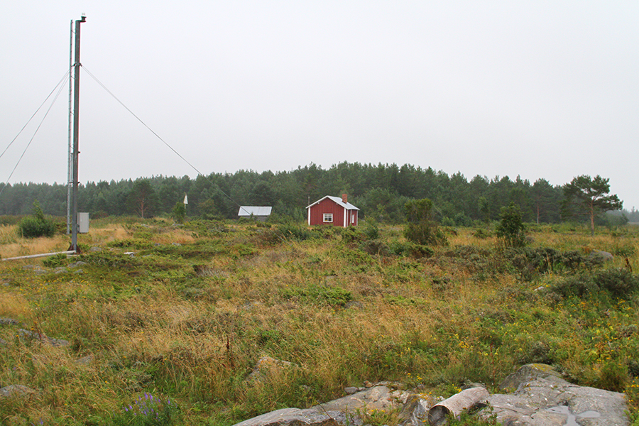 Sörda björkön kalakämppä saaren NW-kulmalla. Kuva: Jouni Kannonlahti