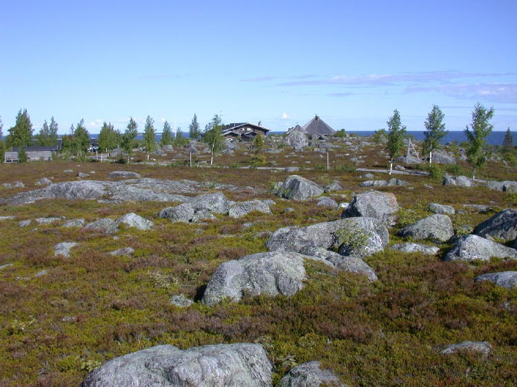 Mustasaaren Klubbskatin luoteskärjen maisemaa kesäkuussa 2004. Kuva: Aarne Lahti.